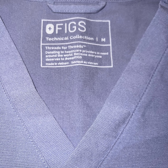 EUC Figs Technical Collection Catarina One Pocket Scrub Top Vapor Blue M - Picture 2 of 9